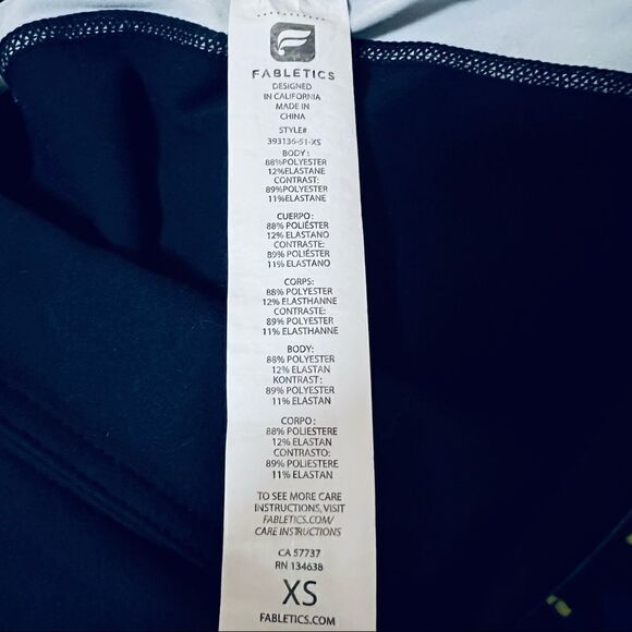 Fabletics set of 2 (two) blue yellow black 18 inch capri athletic leggings pants - Picture 9 of 9